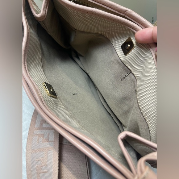 💗RARE FENDI Crossbody Bag - Picture 15 of 16